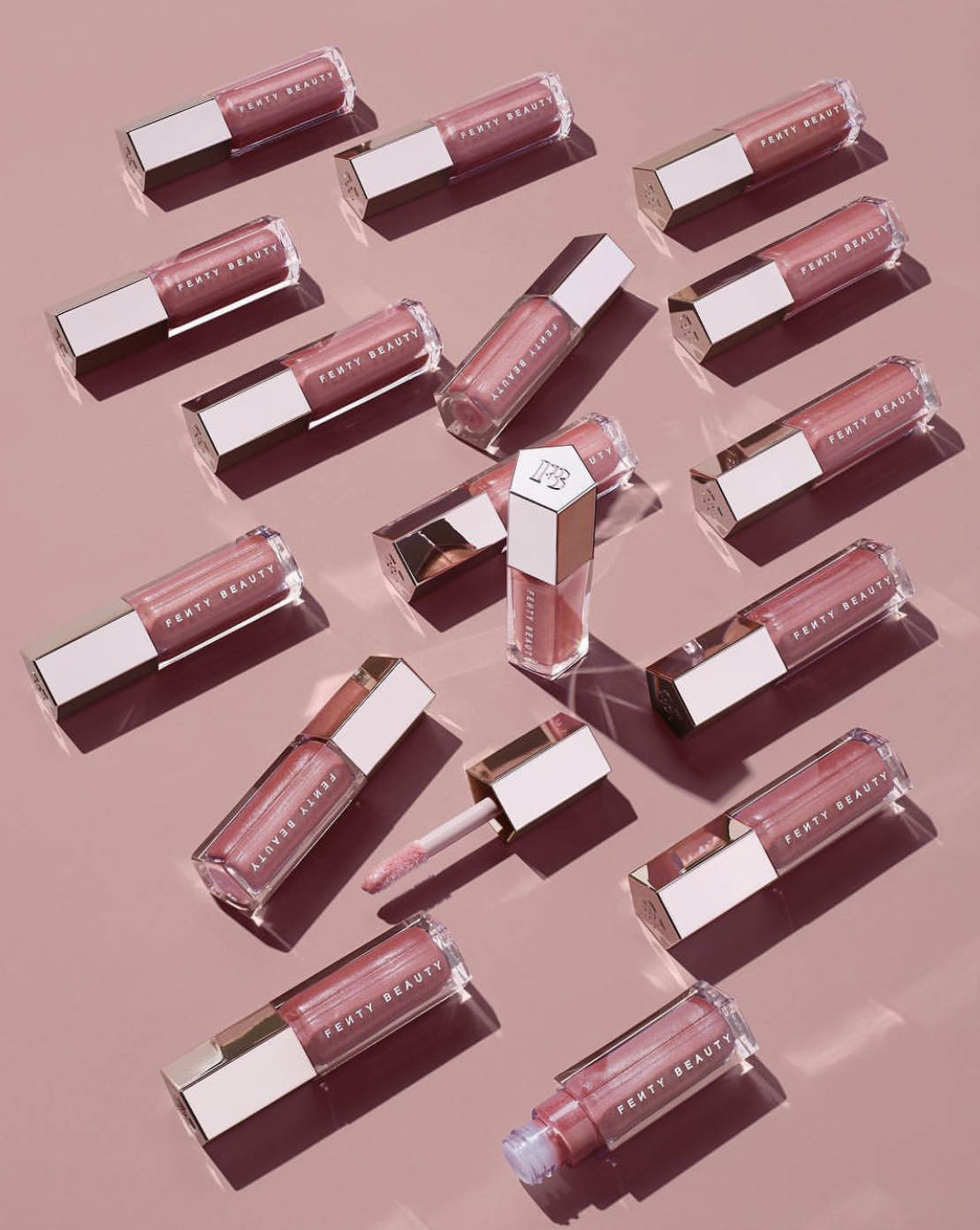 Beauty-Bomb-Trend-Is-Lip-Gloss -Making-a-Comeback-11