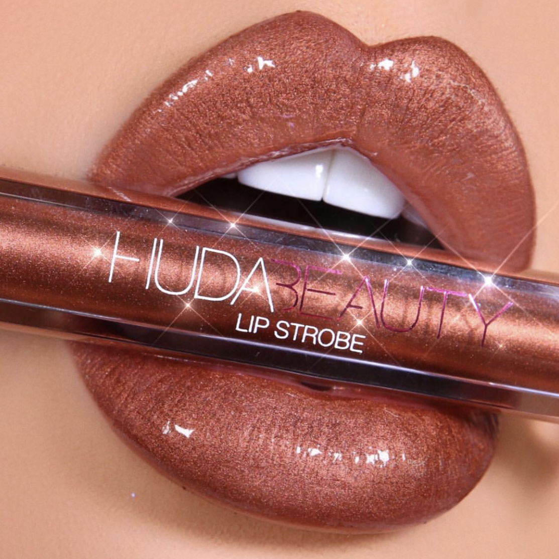 Beauty-Bomb-Trend-Is-Lip-Gloss -Making-a-Comeback-7