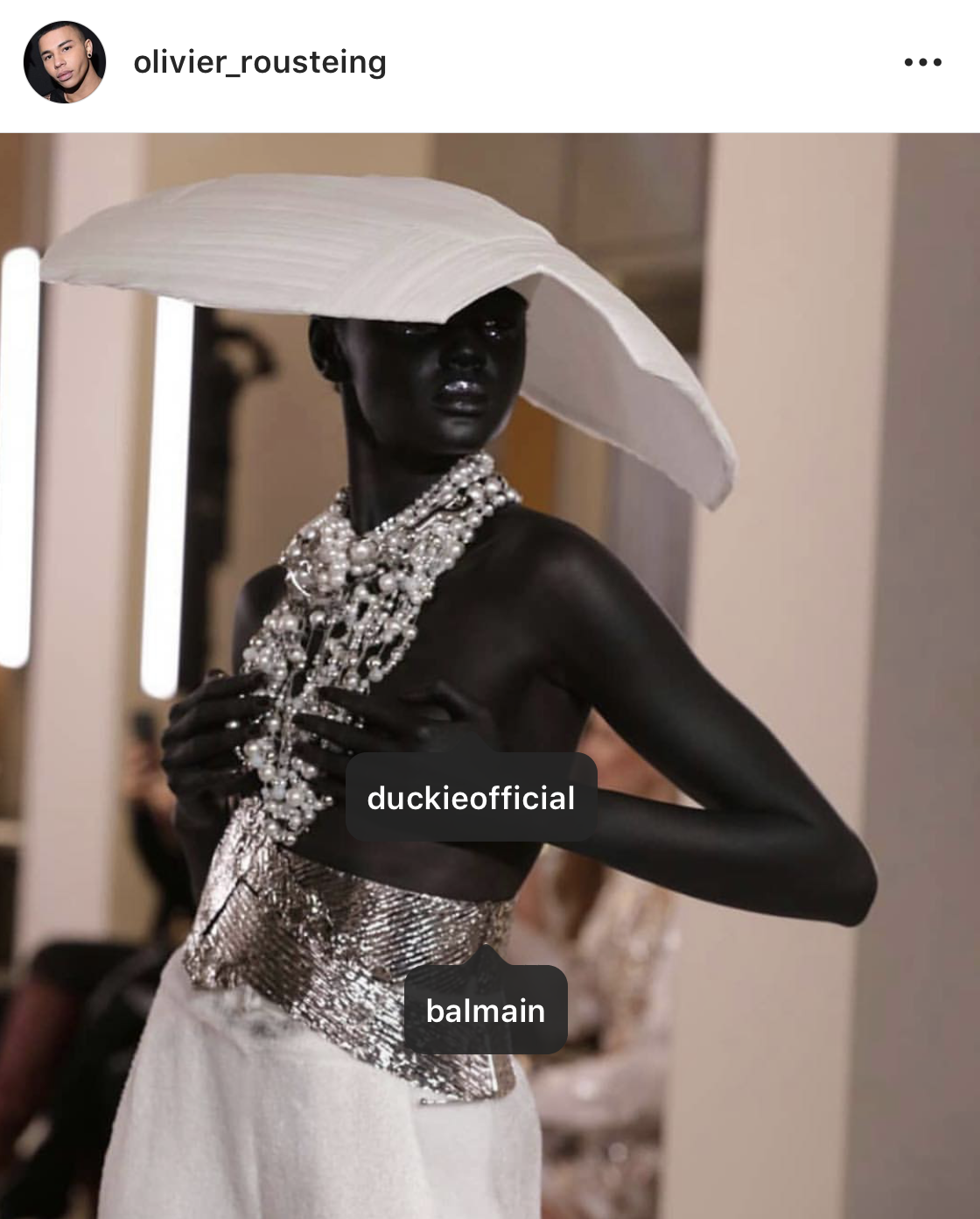 Balmain_Haute_Couture_Spring_Summer_19_Controversial_Catwalk_12