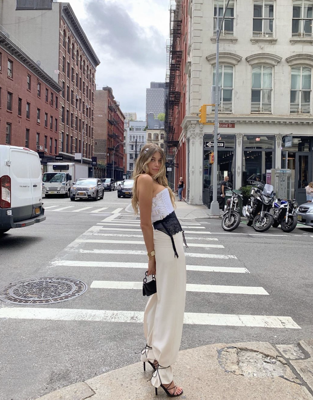 Trend_Alert_The_New_Way_to_Wear_Ankle_Wrap_Sandals