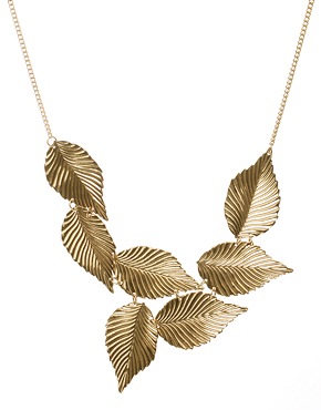 Steal of the Day: Short Linked Leaf Necklace