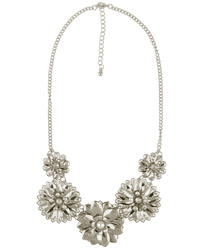 Steal of the Day: Forever 21 April Floral Necklace