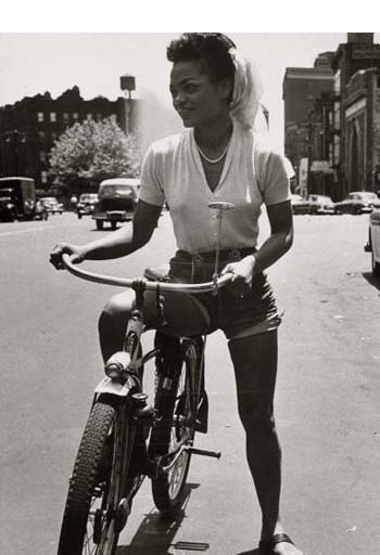 Snapshot : Eartha Kitt Photographed by Gordon Parks for Life Magazine