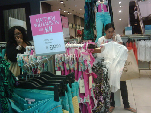 It’s Not too Late to Get your Matthew Williamson H&M Fix!