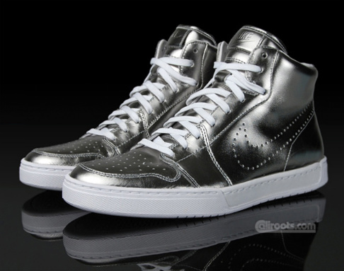 Stuff Fly Men Like: Nike Air Royal’s