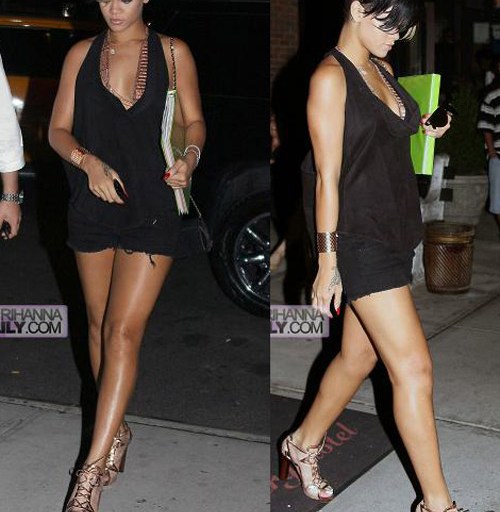Look for Less : Rihanna’s Black Denim Cut Off Shorts