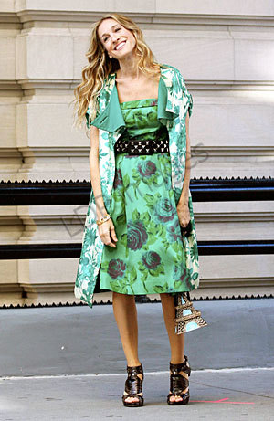 Steal of the Day : Black Pyramid Stud Waist Belt