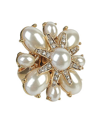 Steal of the Day: Forever 21 Pearlescent Flower Ring