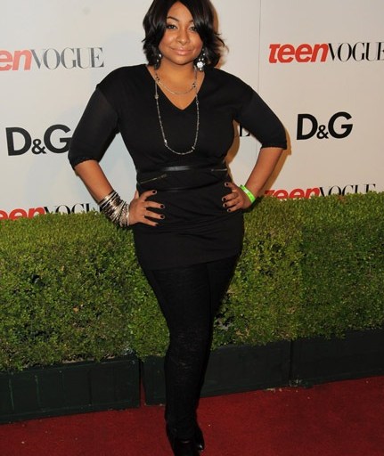Hot! or Hmm… : Beyonce in Singapore, Rihanna in Venice, and Teen Vogue’s Young Hollywood Party!