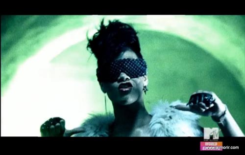 Splurge of the Day : Rihanna’s ‘Run This Town’ Barracuda Sunglasses