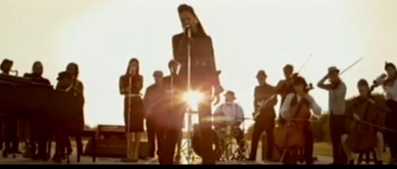 Video : It Kills Me by Melanie Fiona