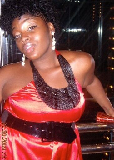 Fashion Bombshell of the Day : Linzi from D.C.