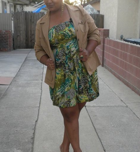 Fashion Bombshell of the Day: Marie Denee from California