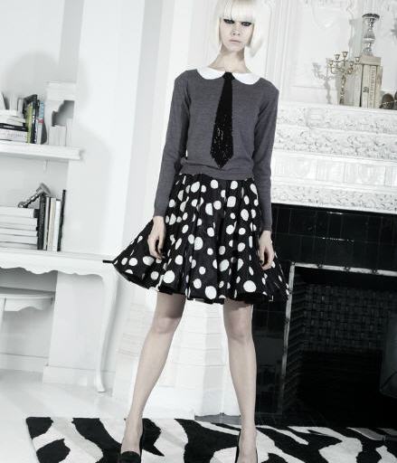 Splurge: Jessica Alba’s Lucky FABB Alice + Olivia Fall 2012 Sweater, Lela Rose Printed Pants, and Giuseppe Zanotti Pumps