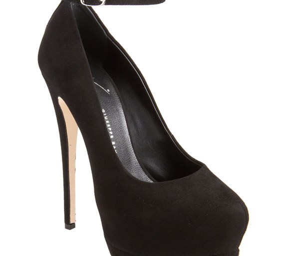 Hot! or Hmm… Jennifer Lopez’s Tour Press Conference Lanvin Spring 2012 Snake Embellished Dress