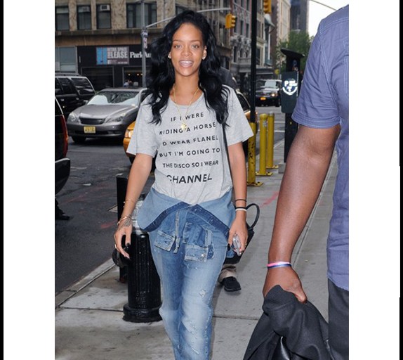 Hot! or Hmm…: Rihanna’s New York City Ksubi Graphic Tee