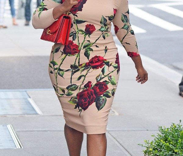 Splurge: Mindy Kaling’s New York City Dolce & Gabbana Rose Print Long Sleeve Cady Shift Dress