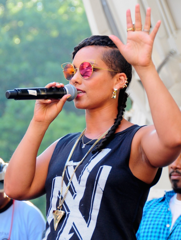 Splurge: Alicia Keys’s 2015 Harlem Week Summer in the City Event Dita Believer Wire Cat Ear Round Mirror Sunglasses