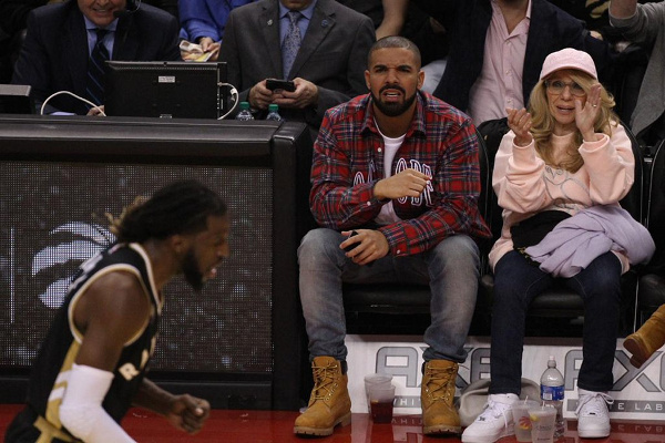 Men’s Fashion Flash: Drake’s Raptors vs. Cavaliers Game October’s Very Own Plaid Button Down Shirt