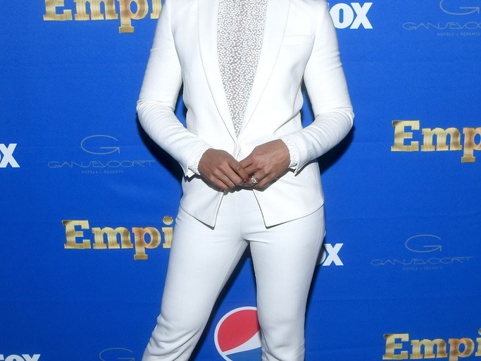 Hot! or Hmm…: Kelly Rowland’s Alvin Ailey Opening Night Benefit Gala Akris Natural White Wool Double Face Suit with a White Embroidery Blouse