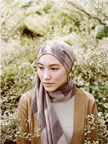 Muslim Designer Hana Tajima’s Modest Collaboration with Uniqlo Will be Sold in the US