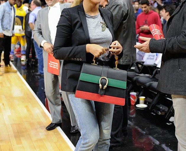 Splurge: Beyoncé’s Los Angeles Clippers vs. Brooklyn Nets Sunday Somewhere Ned Sunglasses, Gucci Bird Embellished T-Shirt, and Dionysus Large Paneled Leather Shoulder Bag