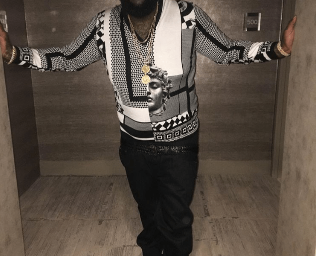 Men’s Fashion Flash: Rick Ross’s Instagram Versace Black and White Medusa Head Graphic Print Sweater