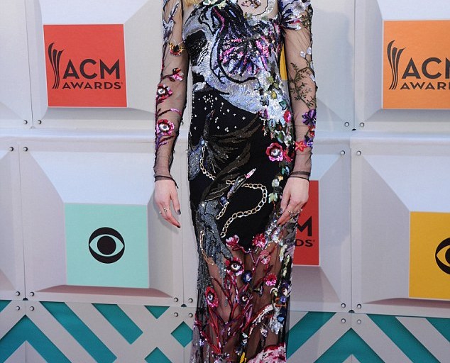 Hot or Hmm: Nicole Kidman’s Academy Country Awards’ Alexander McQueen Fall 2016 Floral Dress