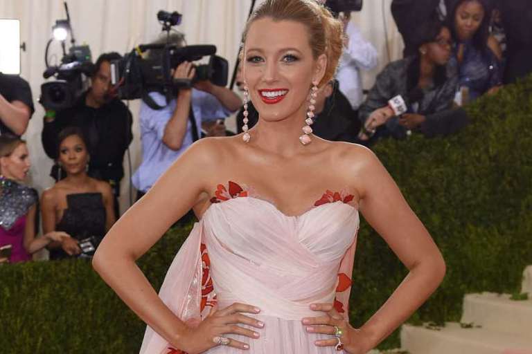 2016 Met Gala Beauty: Blake Lively’s Pillar Box Red Lips by Charlotte Tilbury