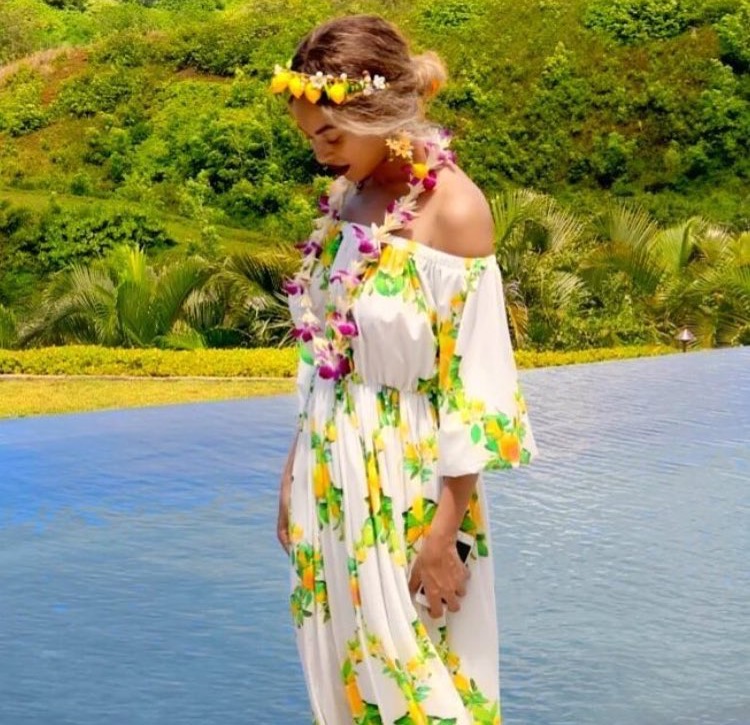Splurge: Beyonce’s Hawaii Vacation Sugarbird ‘Copacabana’ Lemon Printed Dress