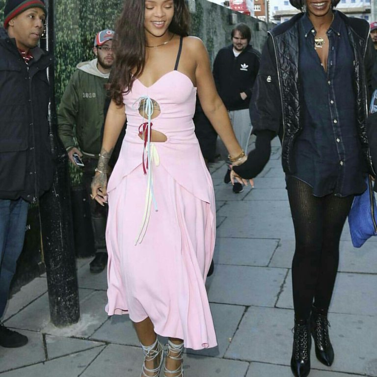 Get the Look: Rihanna’s London Rosie Assoulin Spring 2016 Tie Front Bustier Dress and DSquared2 120MM ‘RiRi’ Lace-Up Satin Sandals