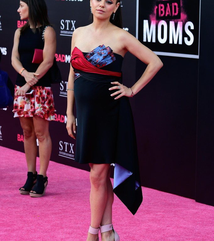 Hot! Or Hmm…: Mila Kunis’s <i>Bad Moms</i> Los Angeles Premiere Atelier Versace Fall 2016 Couture Printed Silk Ribbon Detail Dress