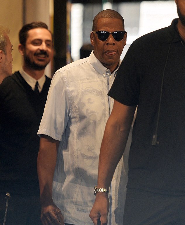 Men’s Fashion Flash: Jay Z’s Milan Givenchy Spring 2016 Christ Print Button Up Short Sleeve Shirt