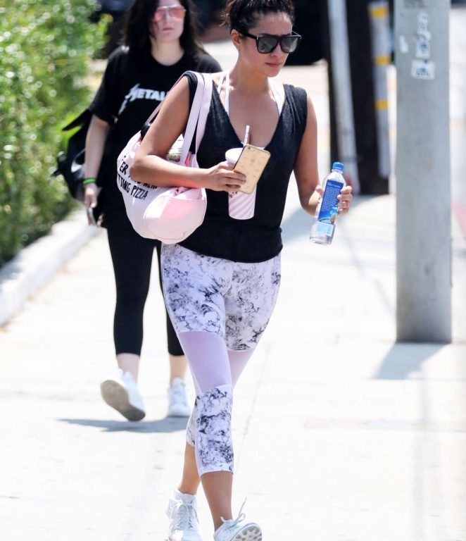 Steal: Shay Mitchell’s Los Angeles Ban.do After This We’re Getting Pizza Gym Bag, Kittens Get Thirsty Too Tumbler, and Varley Aileen Granite Haze Compression Tights