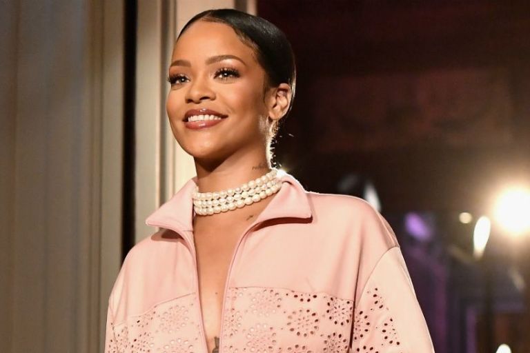 Rihanna Announces Her Fenty Beauty Makeup and Cosmetic Line