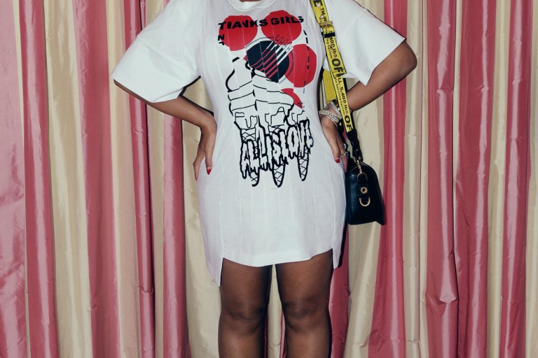 Splurge: Beyonce’s Jay Z 4:44 Concert Rehearsal $229 Stella McCartney White Lindsey Graphic Shirt and $1,158 Off White Black Binder Clip Bag