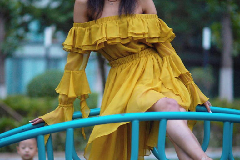 Fashion Bombshell of the Day: Estah from Beijing