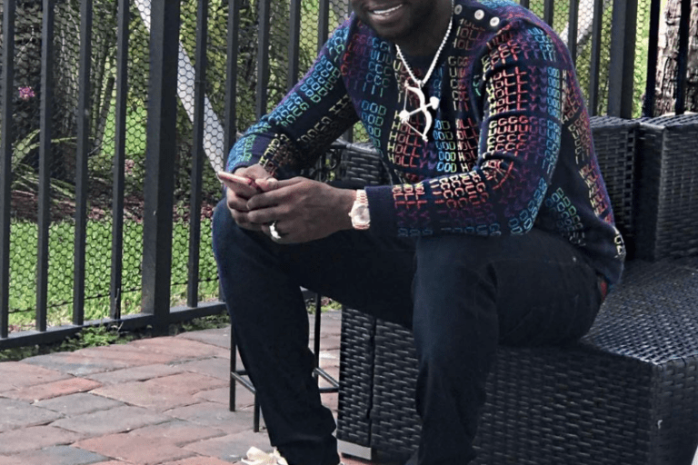 5 Unique Ways to Style Party Shirts for Men