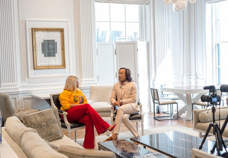 The Bomb Life: Filming BeautyLifeFun’s Week in Review with Paul Wharton Wearing Grass Fields