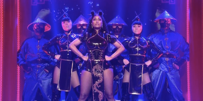Nicki Minaj Performs On Saturday Night Live Wearing Custom Vex Clothing, On Aura Tout Vu, and More!