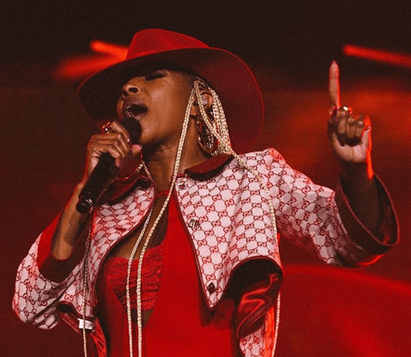 Mary J Blige Wears Dapper Dan x Gucci on Stage at Essence Fest!