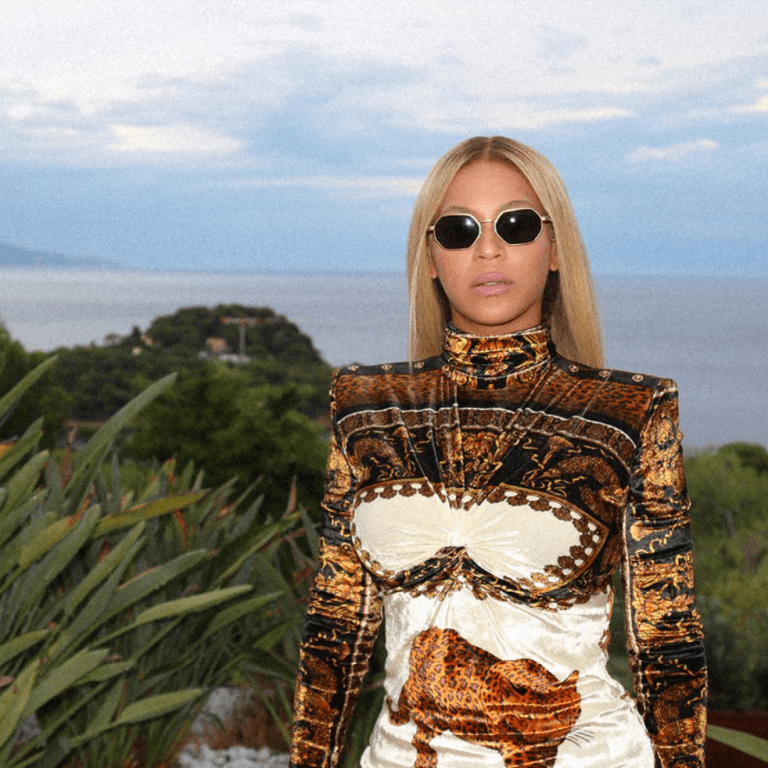 Beyoncé Vacations Overseas Wearing Tongoro Studio, Versace, Fendi, And More!