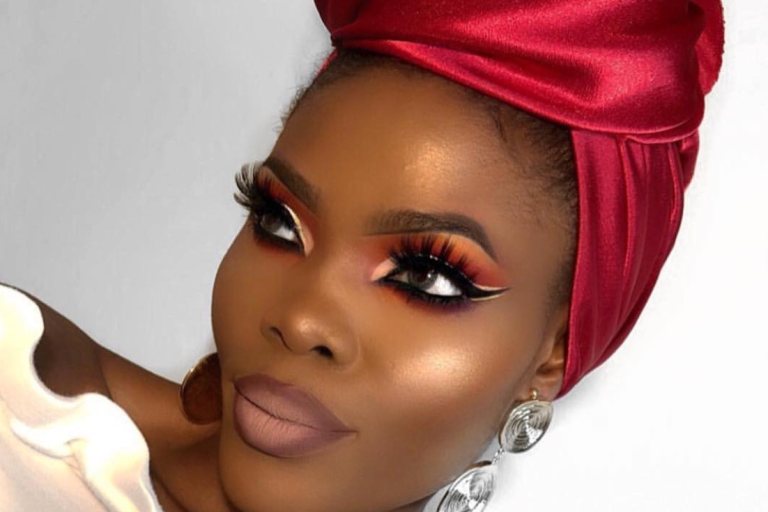 What to Take on Summer Vacation: Cosmetic Bag Tips