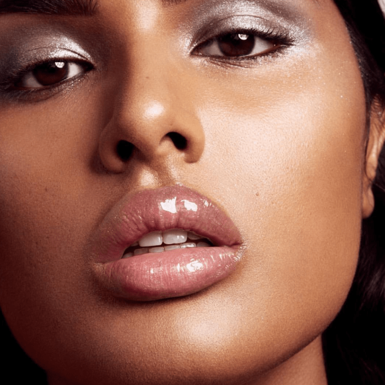Beauty Bomb Trend : Is Lip Gloss Making a Comeback?