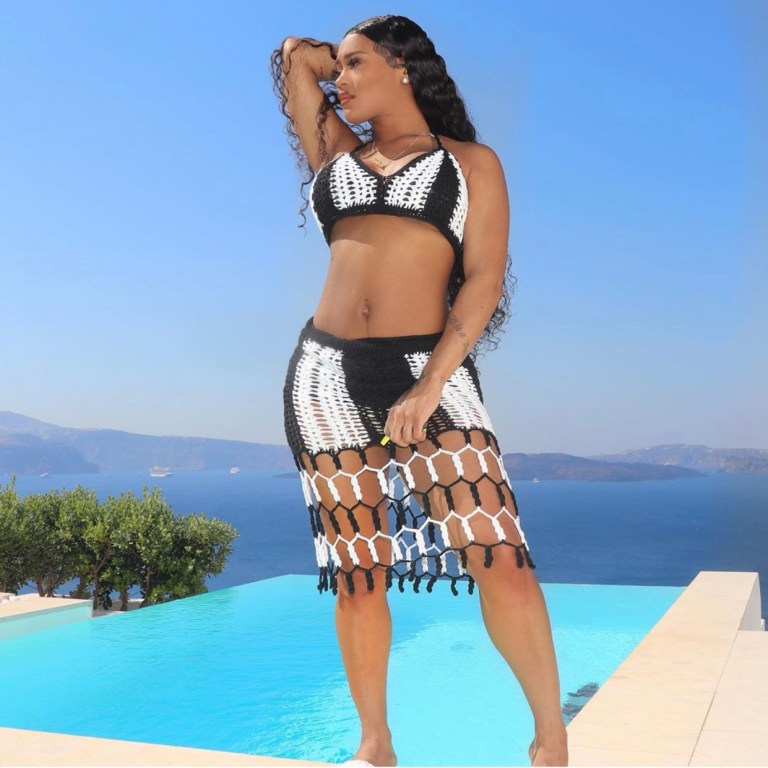 Lira Mercer Shows Off Her Curves Body In A Fashion Nova Set!