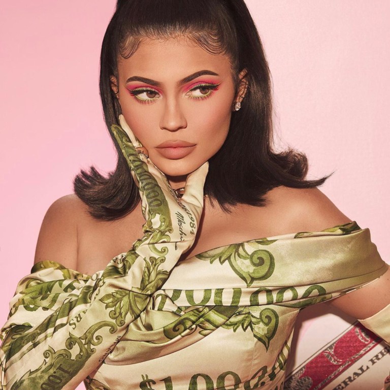 Trend Spotlight: The 60s Hair Flips Are Back as Spotted on Kylie Jenner, Rihanna, Zendaya, and More!