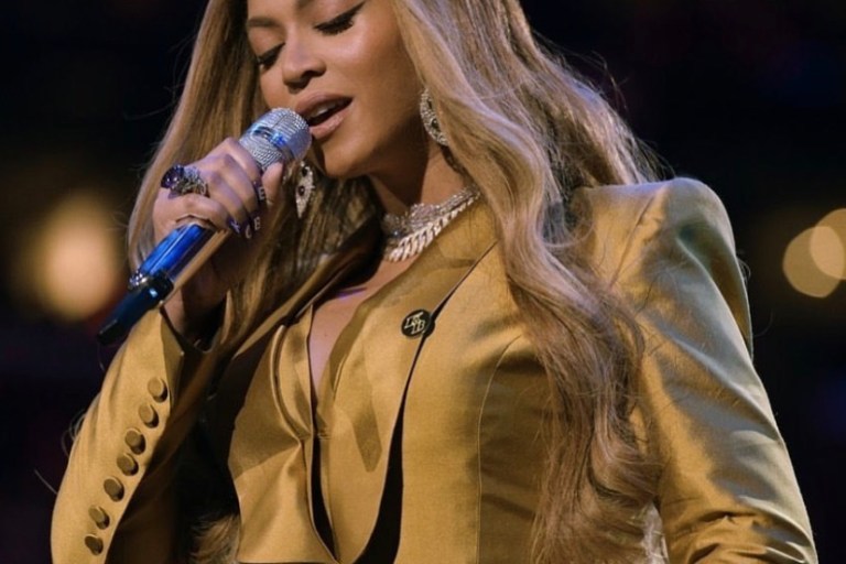 Beyonce Wears BeautyLifeFun Shop Designer Sergio Hudson to Sing at Kobe Bryant’s Tribute