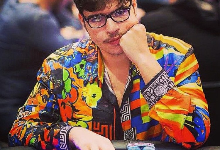 Best Costumes and Accessories of Poker Players