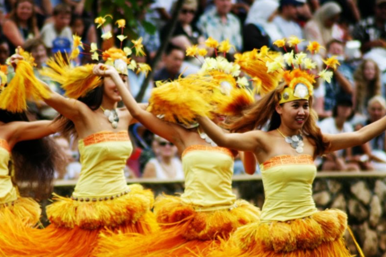 8 Runway-Worthy Tahitian Outfit Ideas