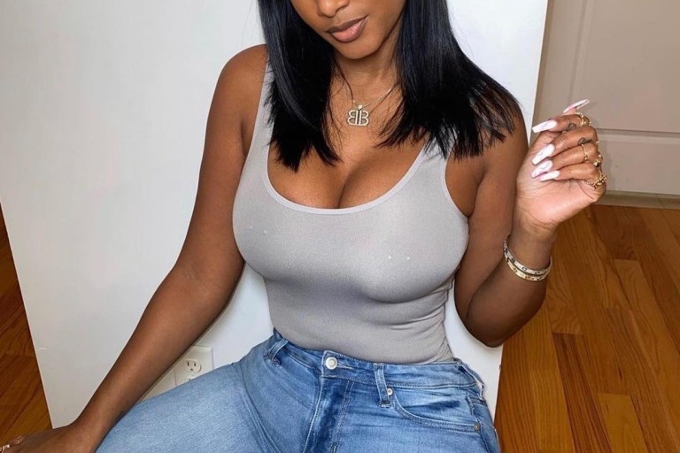 Bernice Burgos Keeps it Cute in Fashion Nova Jeans